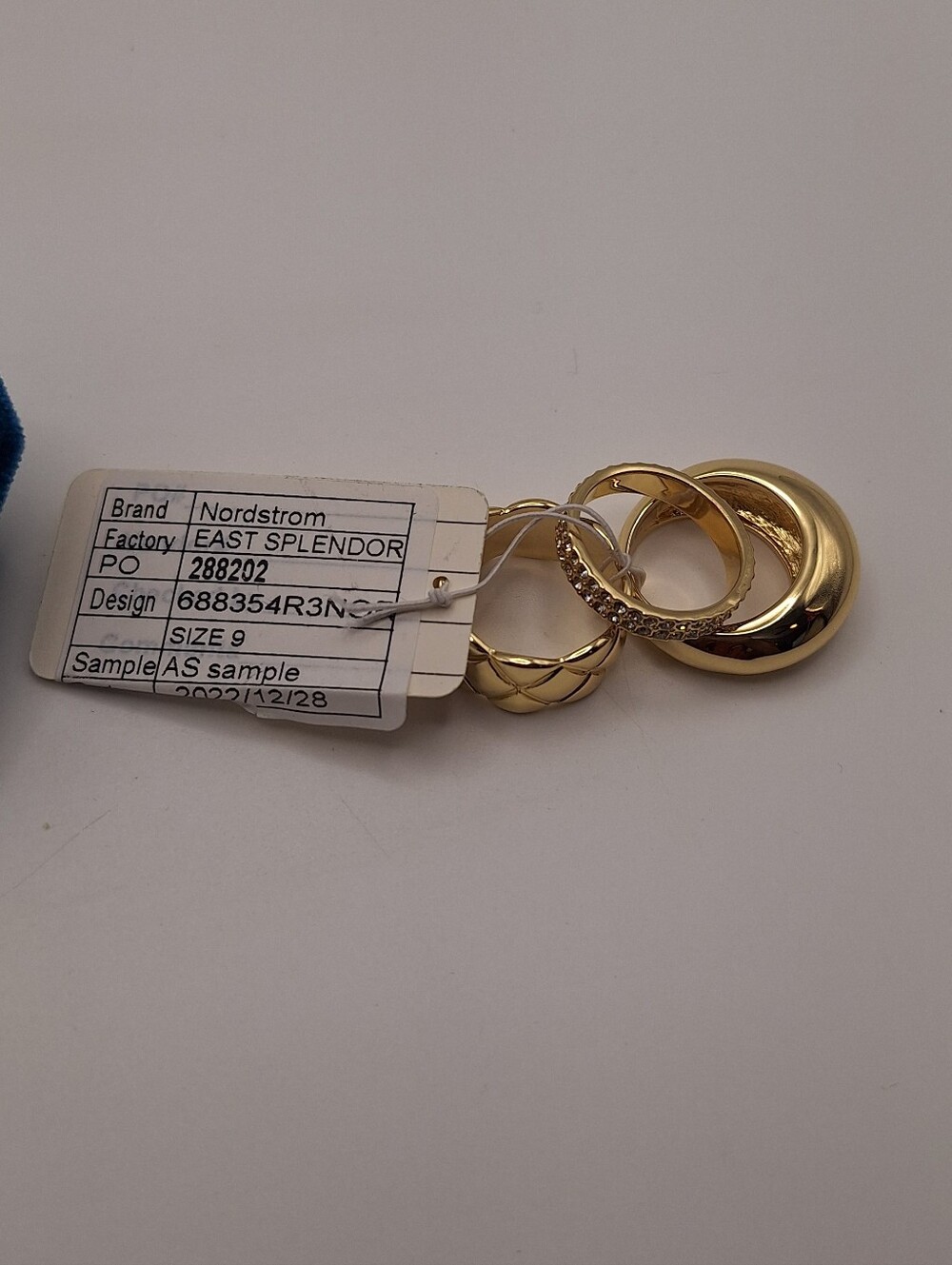 Nordstrom Size 9 Gold Tone Statement Ring Set Rhinestone Stackable 3 Pc - Picture 9 of 11